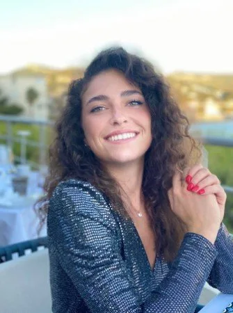 Portrait of Chloé Laury