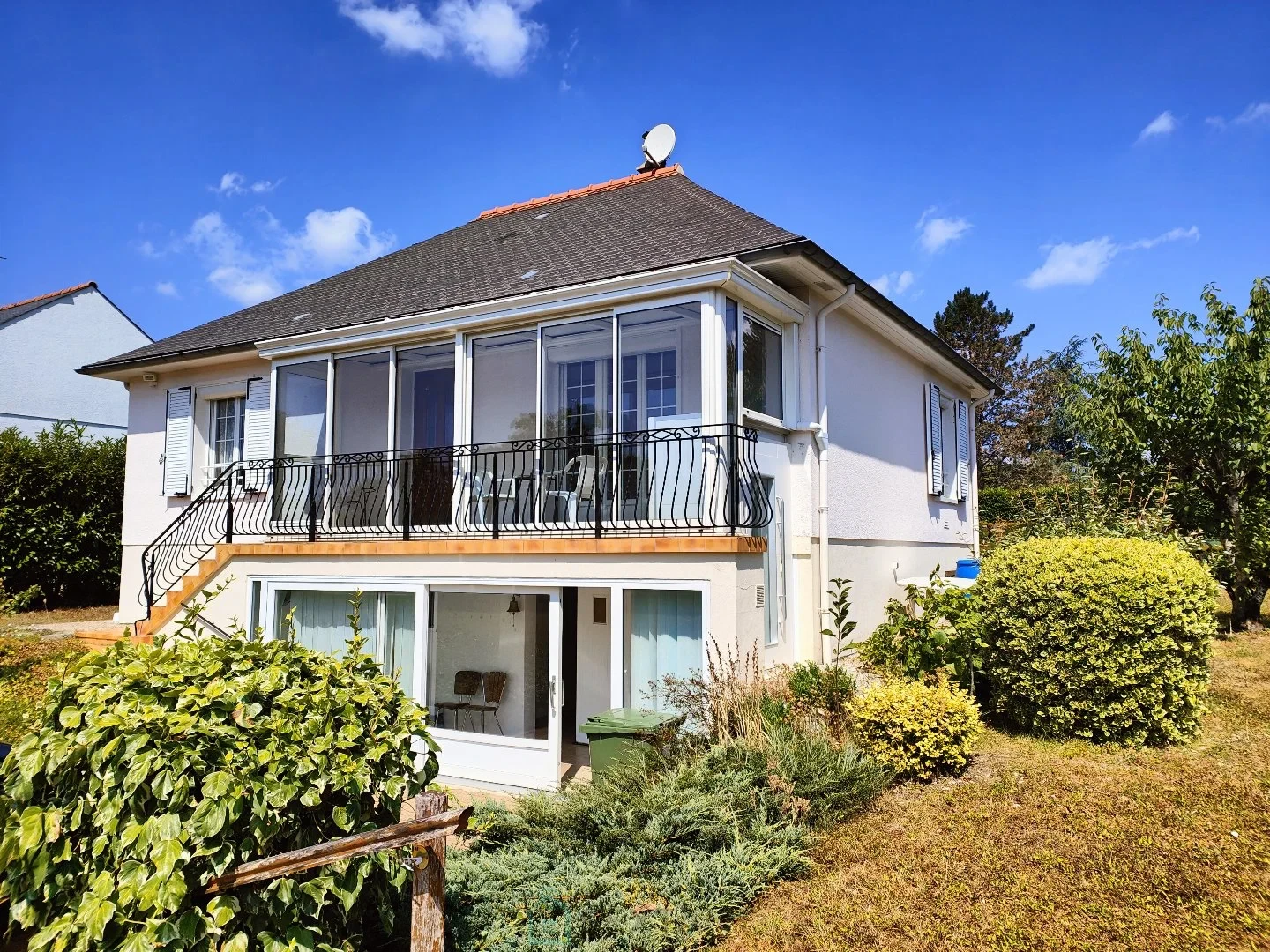 Fondettes, Just Minutes from Tours-2/3 Bedrooms house.