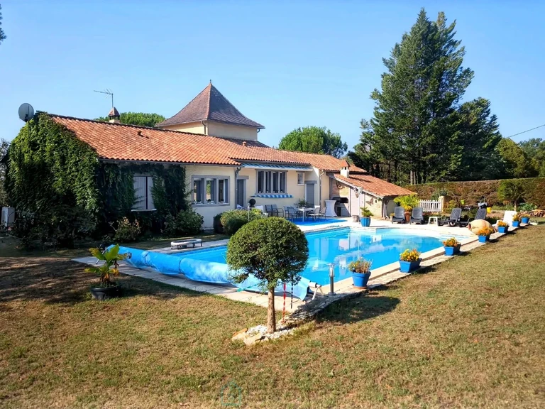 Photo of Charming House with Pool & Pond Near Bergerac, Dordogne