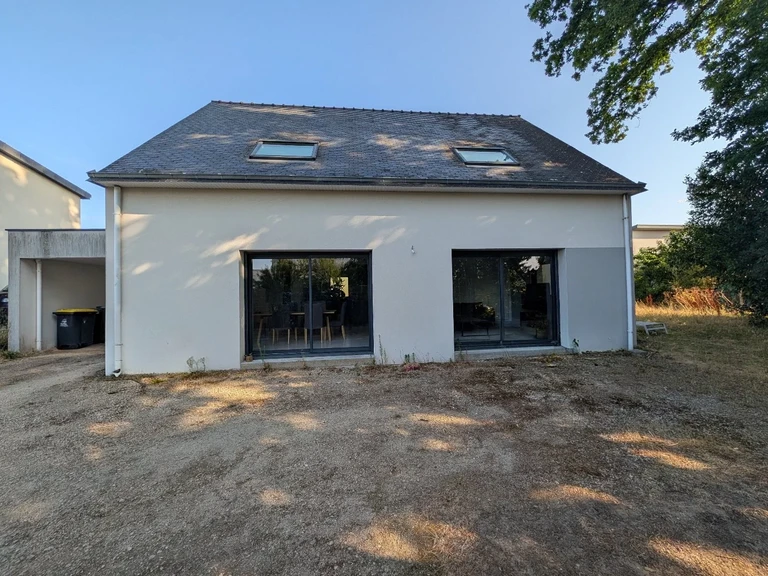 Photo of Maison récente quatre chambres et garage, proche centre Vannes et Port