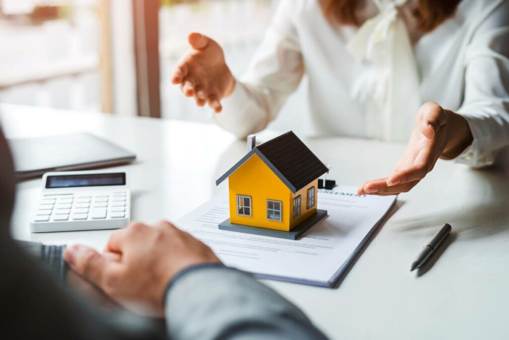 Commercial premises for sale: how to convert it into a home?