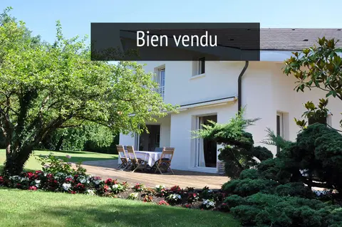 Photo of villa d'architecte · DIVONNE LES BAINS