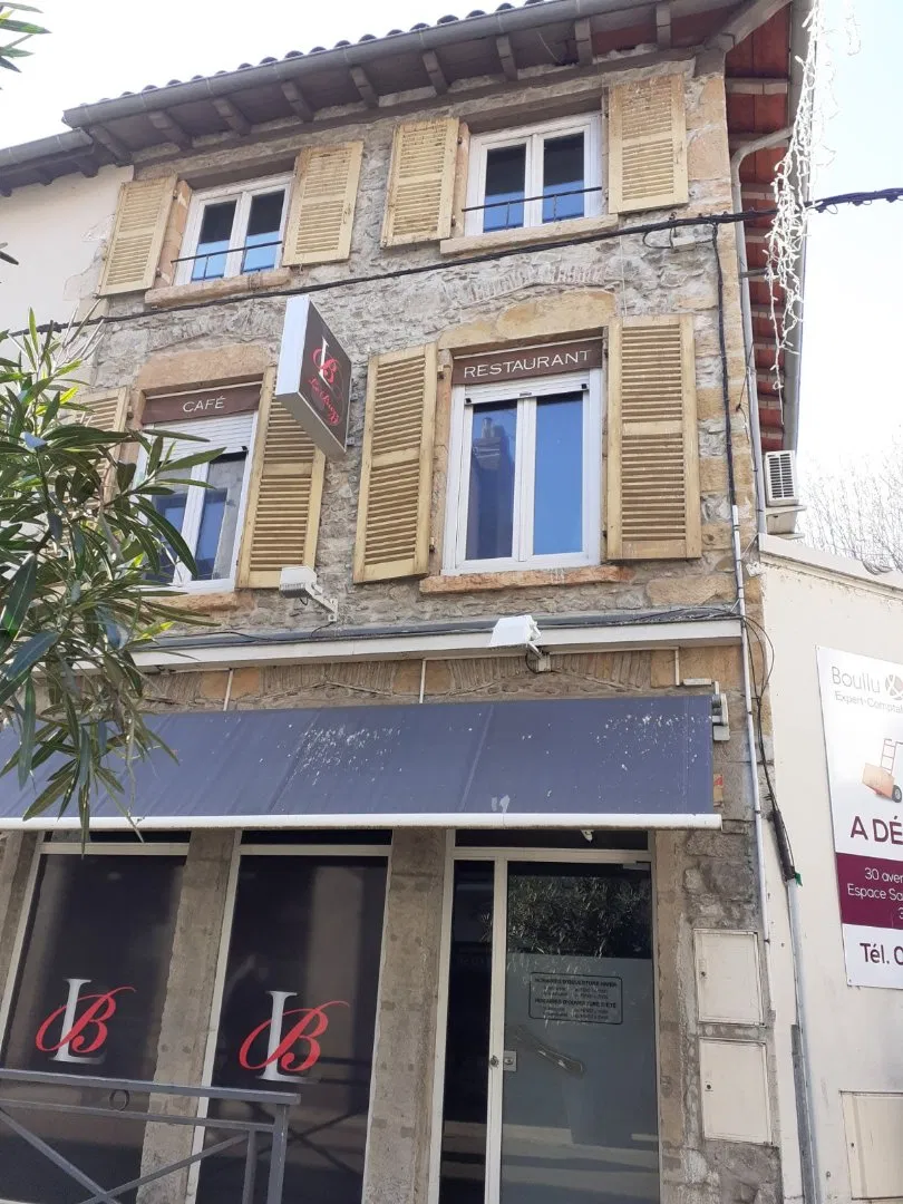 immeuble commercial · VIENNE