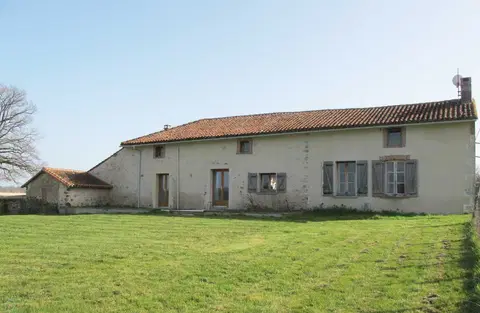 Foto van corps de ferme · LUCHAPT