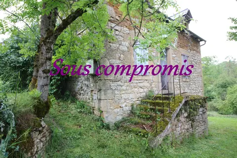 Photo of maison a renover · SALLES LA SOURCE