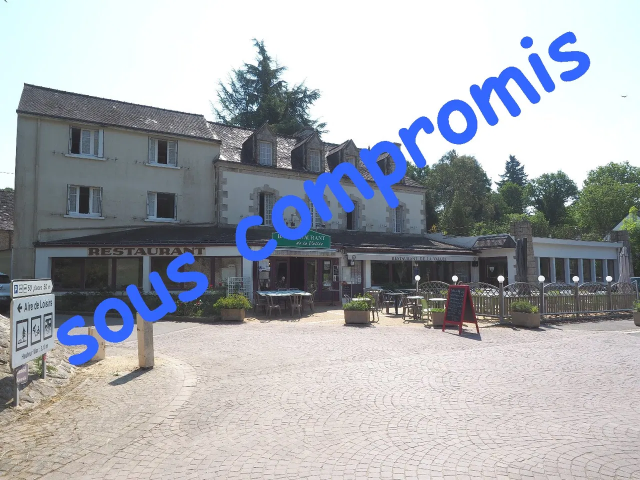 hotel - restaurant · PLUMELIAU