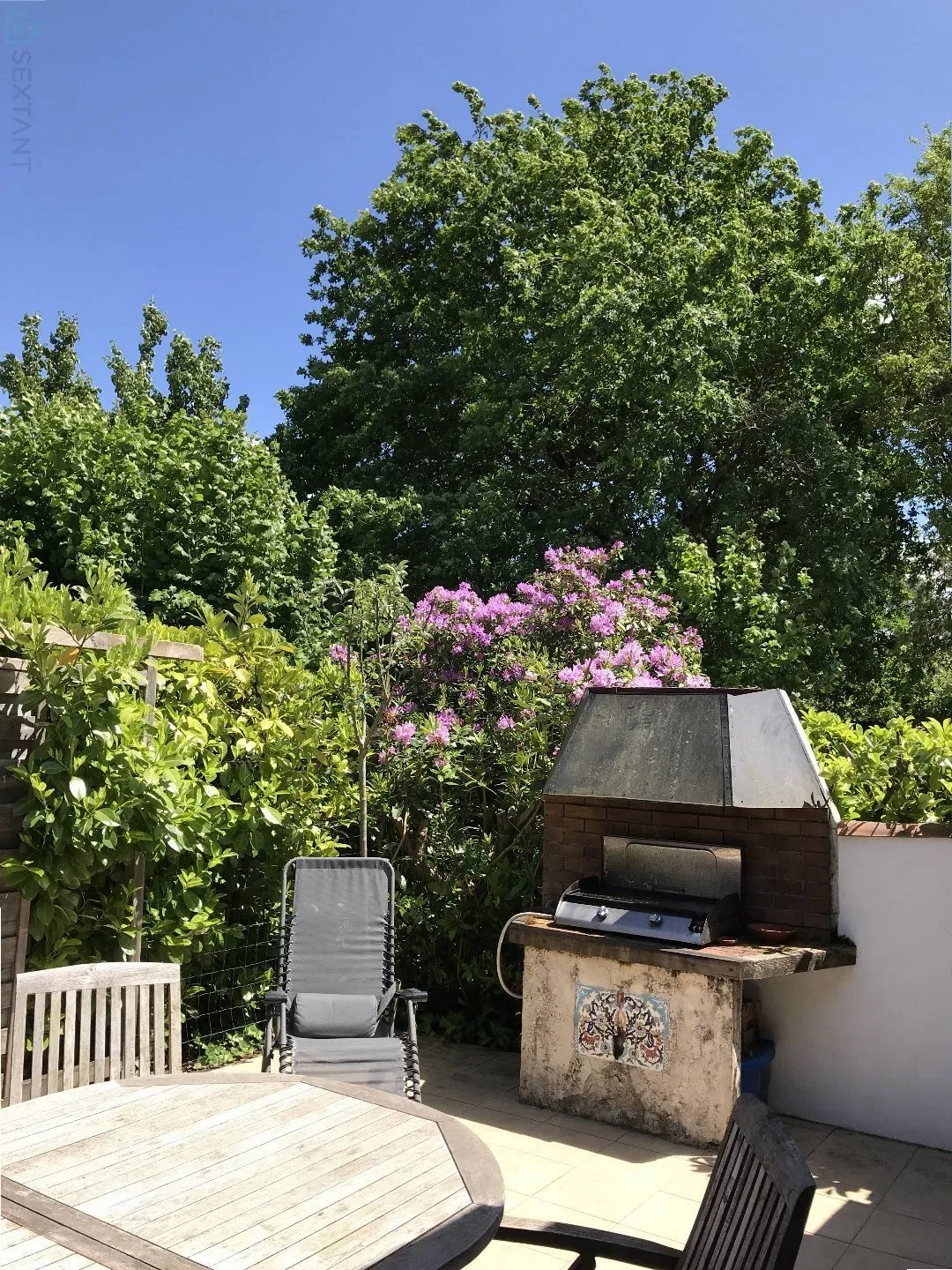 maison · ARES