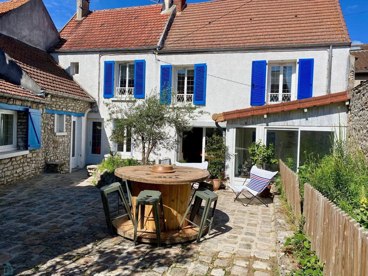 maison · GUERNES