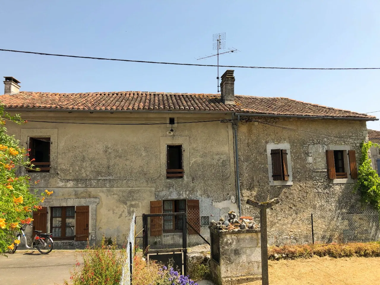 maison de village · LES GRAULGES