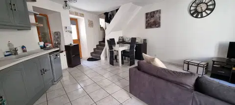 Photo of maison de village · LES MARTRES DE VEYRE