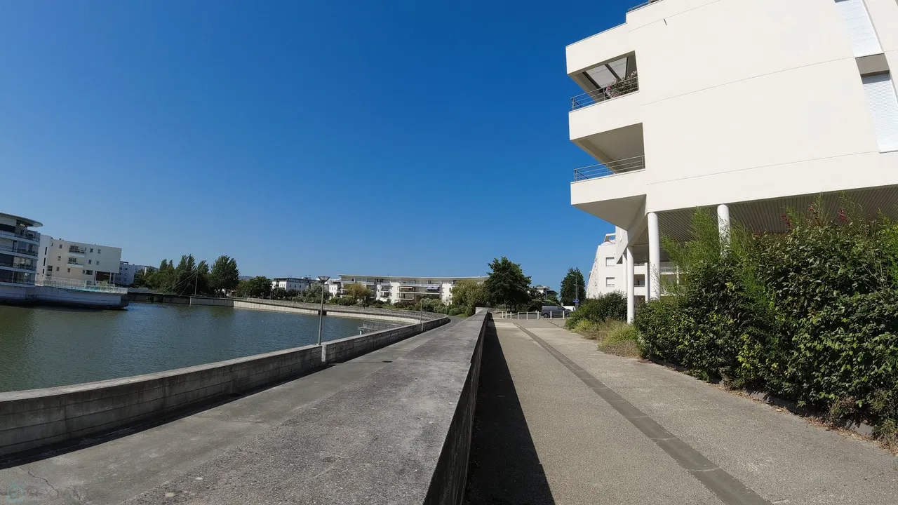 Appartamento T3 75 m2 - balcone di 8M - parcheggio