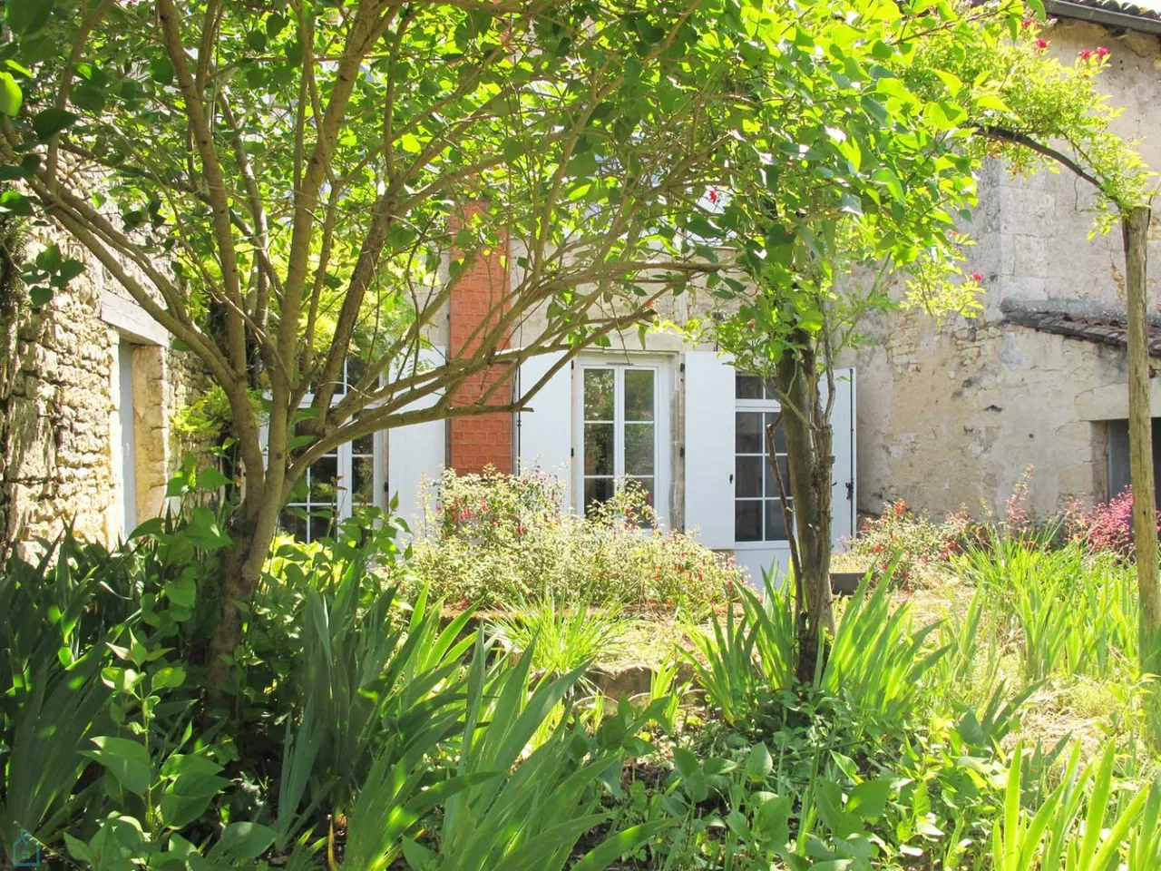 Stadshuis 270 m2, tuin en garage