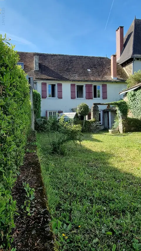 Photo of maison en pierre · SAINT GERMAIN LES BELLES