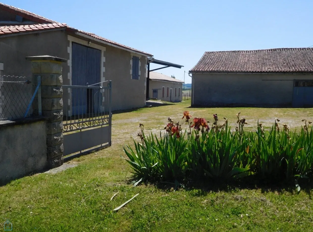 ferme · MONTBOYER