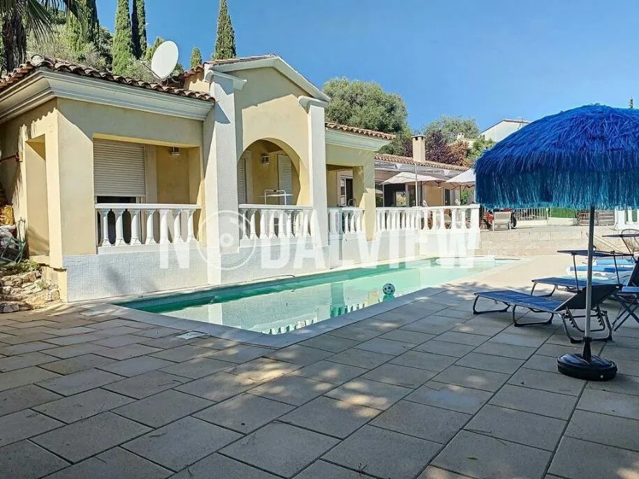 villa · LA COLLE SUR LOUP