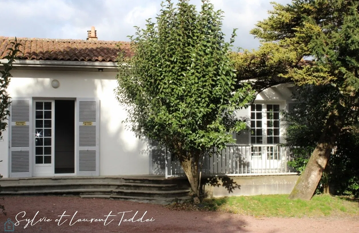 A L'Abri Des Regards, single storey house in the heart of the city