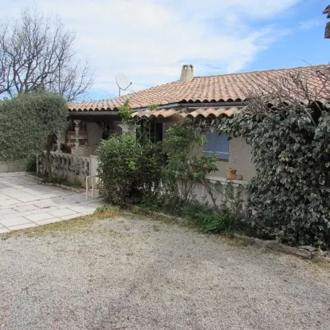 Foto von Brignoles (83170) Einstöckige Villa (PMR), mit Schwimmbad und Bohrloch