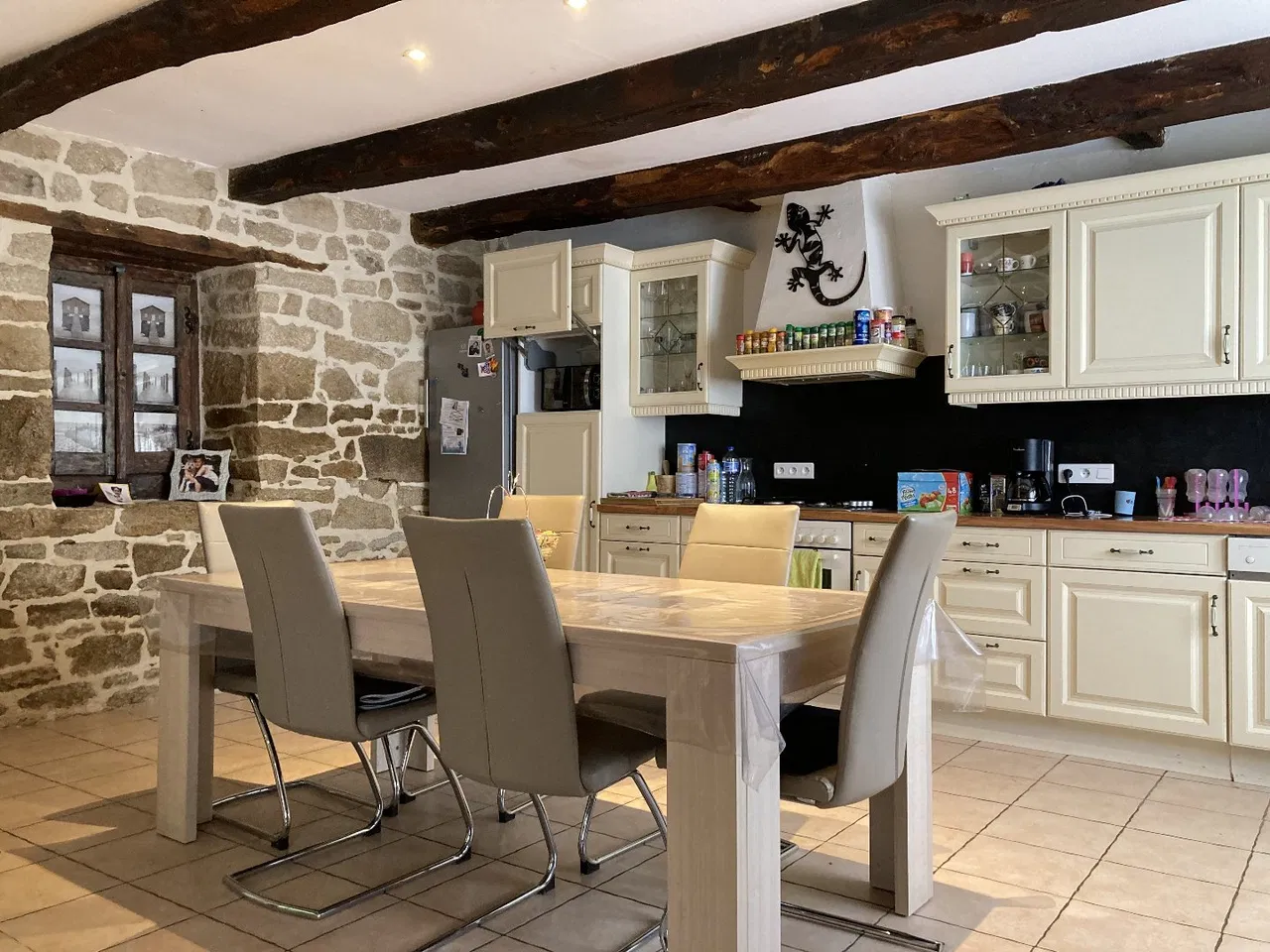 maison · BIEUZY LES EAUX