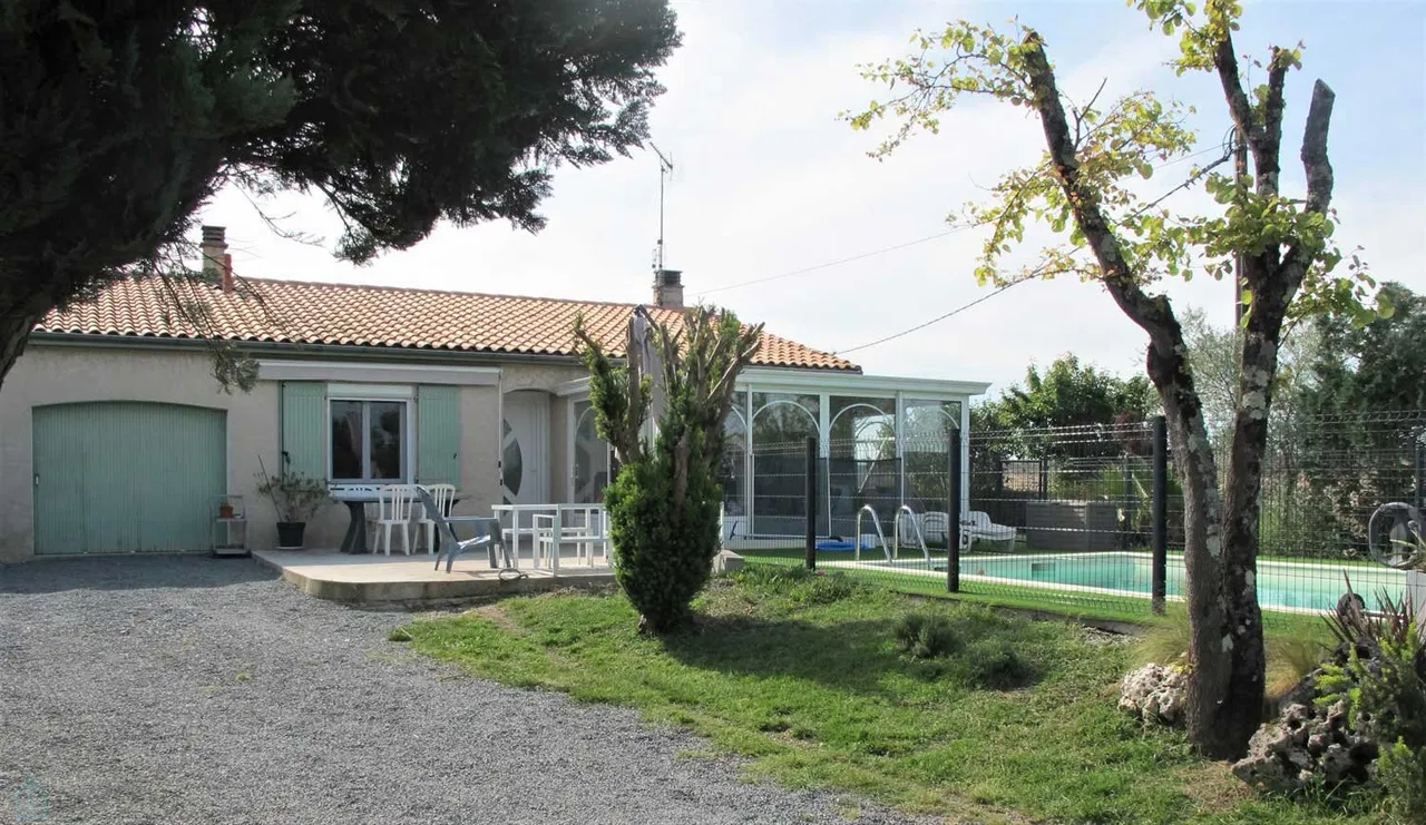 maison · SAINT YRIEIX SUR CHARENTE