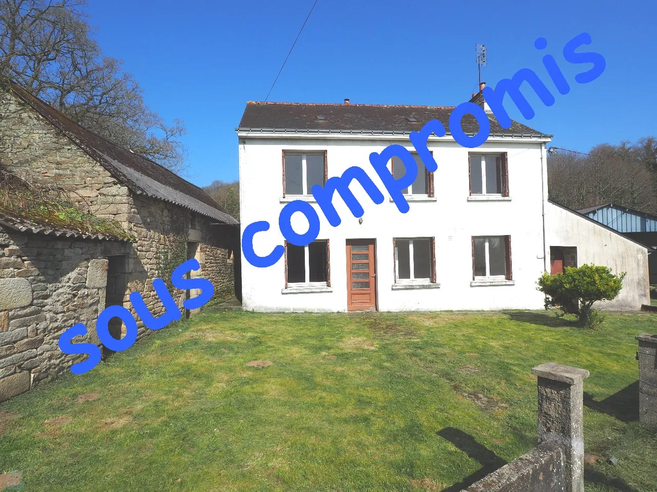 maison en pierre · PLOERDUT