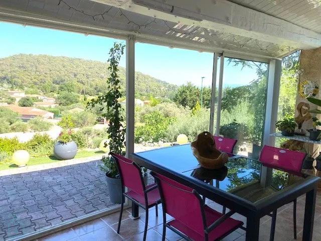 villa · LORGUES