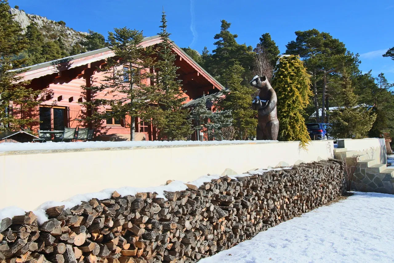 chalet · CAILLE