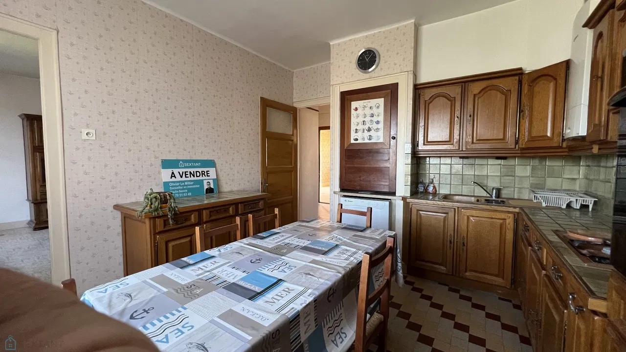 Exclusivity: T4 apartment of 81 m2 on the 1st floor of a small building