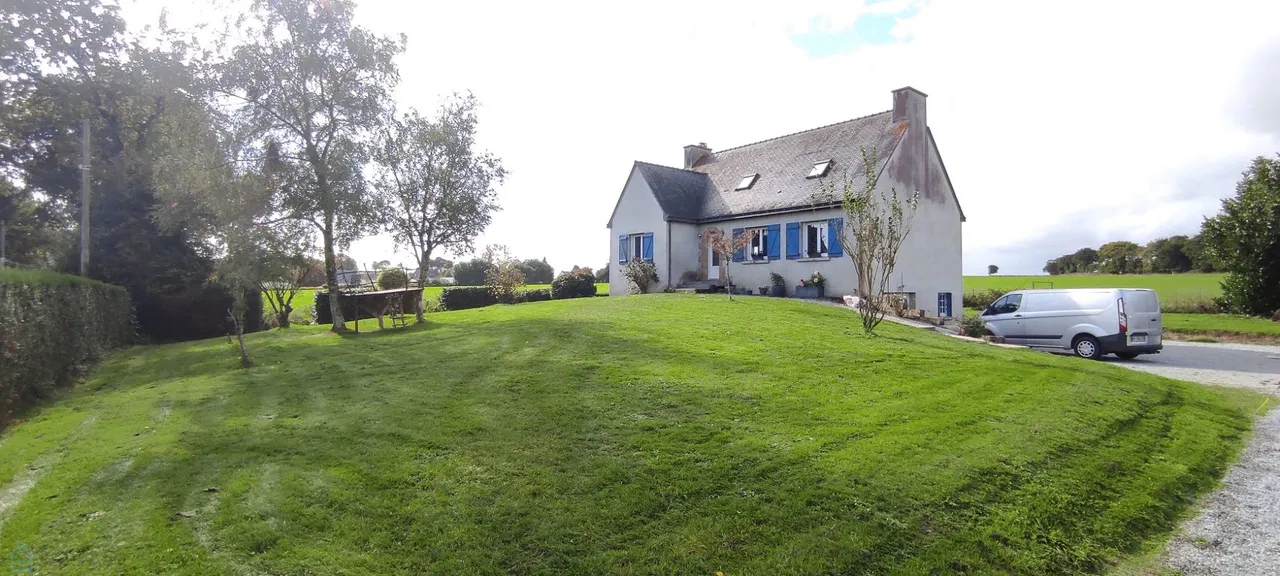 maison · PLOUNEVEZEL