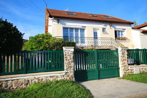 Foto di maison · OZOIR LA FERRIERE