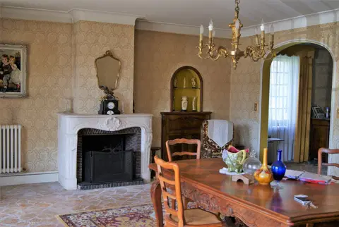 Photo of maison · AIGRE