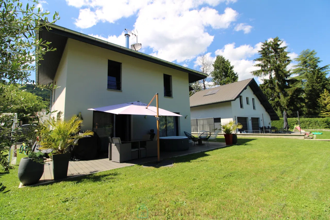 villa · DIVONNE LES BAINS