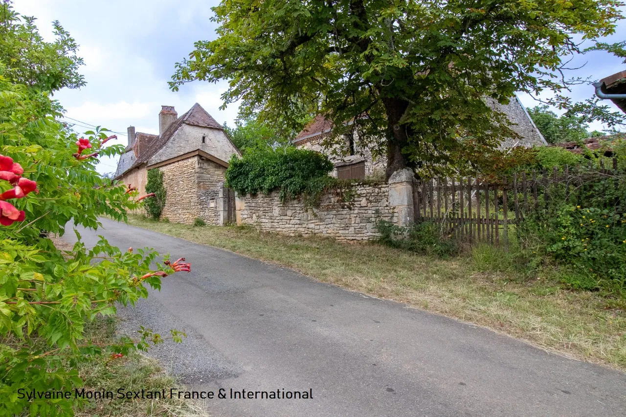 maison en pierre · CHOURGNAC