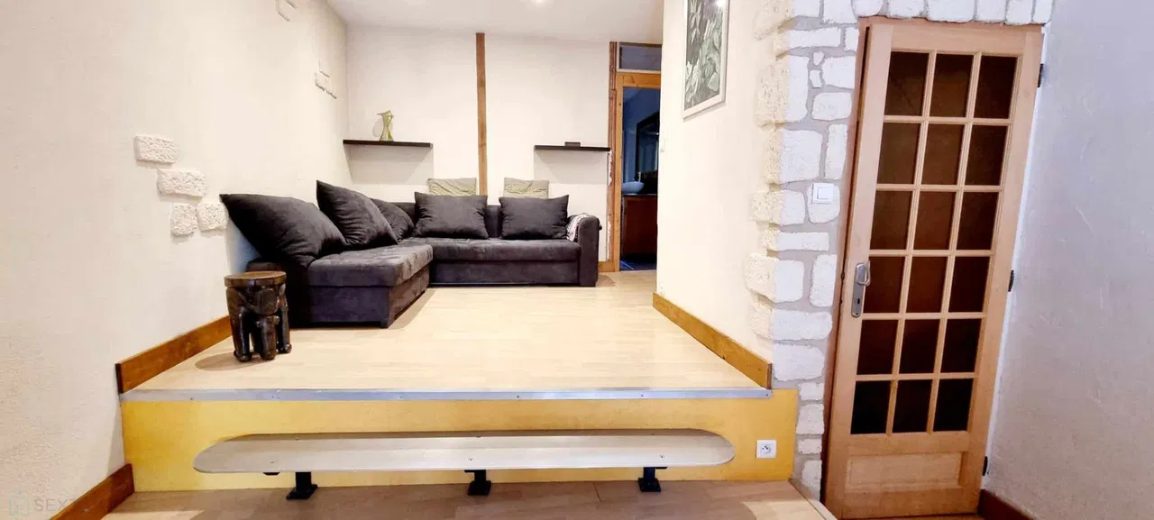 maison de village · LES MARTRES DE VEYRE