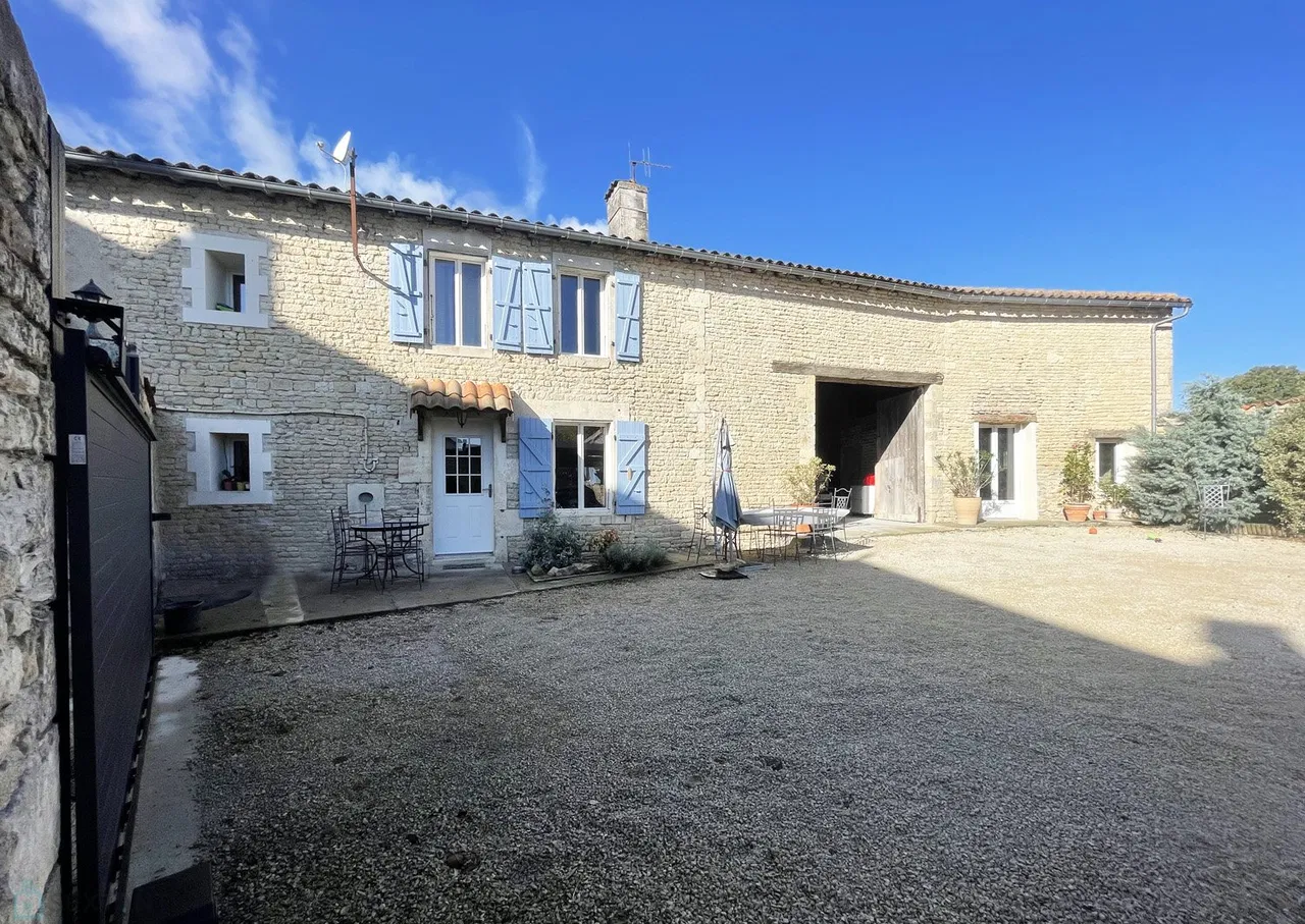 maison de village · VERDILLE