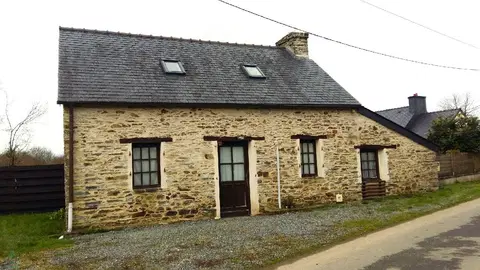 Photo of maison · LE CLOITRE PLEYBEN