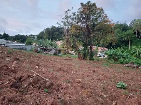 Photo of 1,059m² plot of land located in the commune of Saint-Esprit