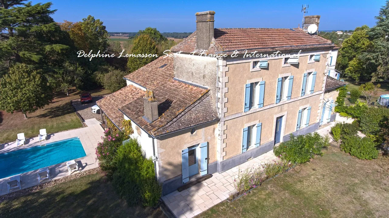 maison de village · DURAS