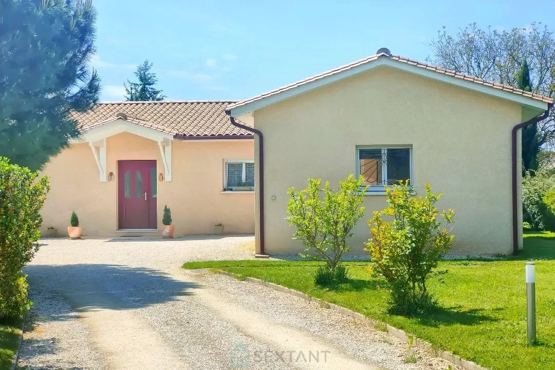 CASA AL PIANO TERRA CLASSIFICATA A, LUNGO LA VALLE DELLA DORDOGNA