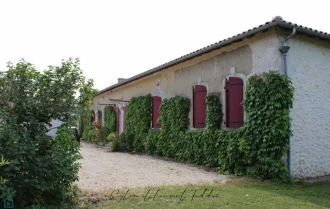 Photo of BEAUTIFUL CHARENTE LONGERE ON ONE STOREY, QUIET AND NOT OVERLOOKED