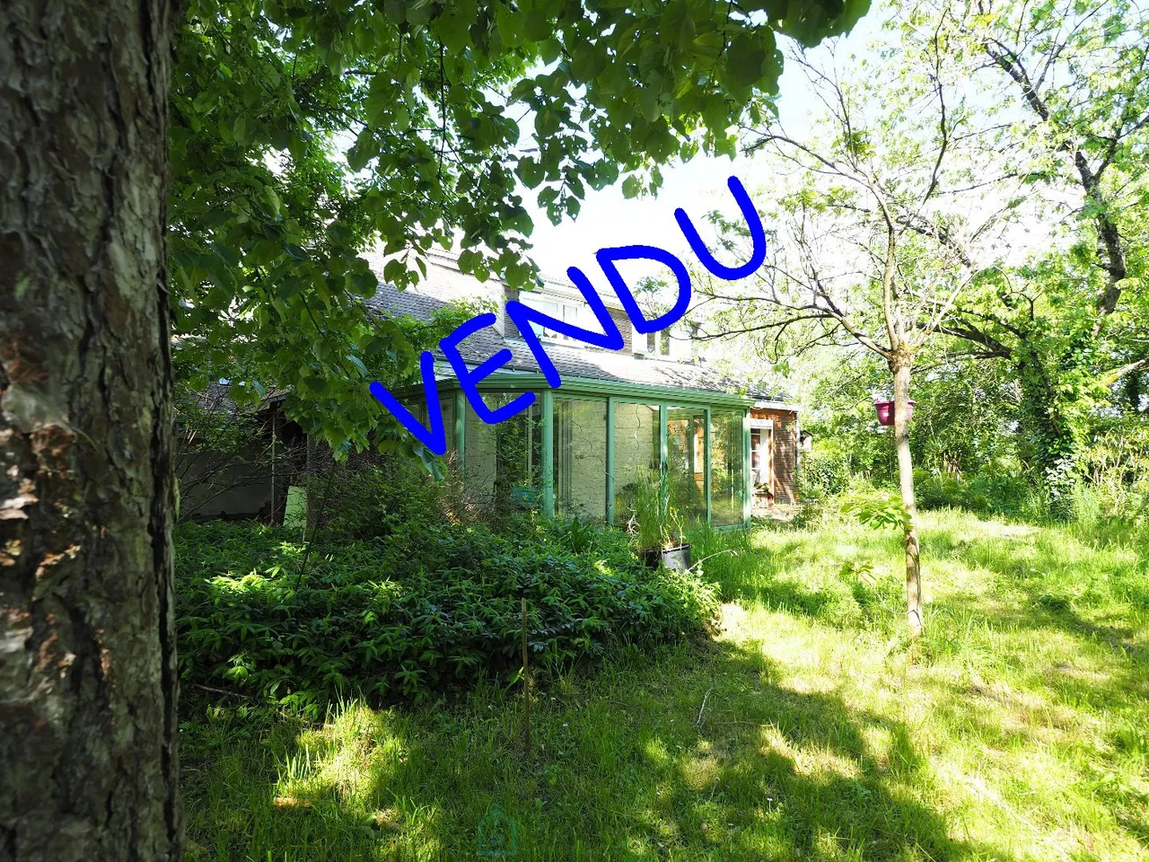 Bouchemaine: Ein atypisches Haus auf einem wunderschönen Grundstück ohne direkten Einblick von 2.000 m²