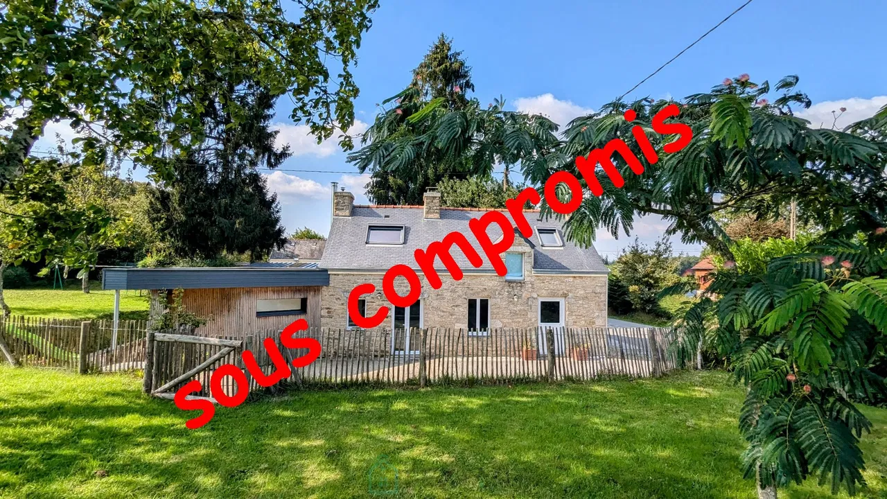maison en pierre · CAMORS