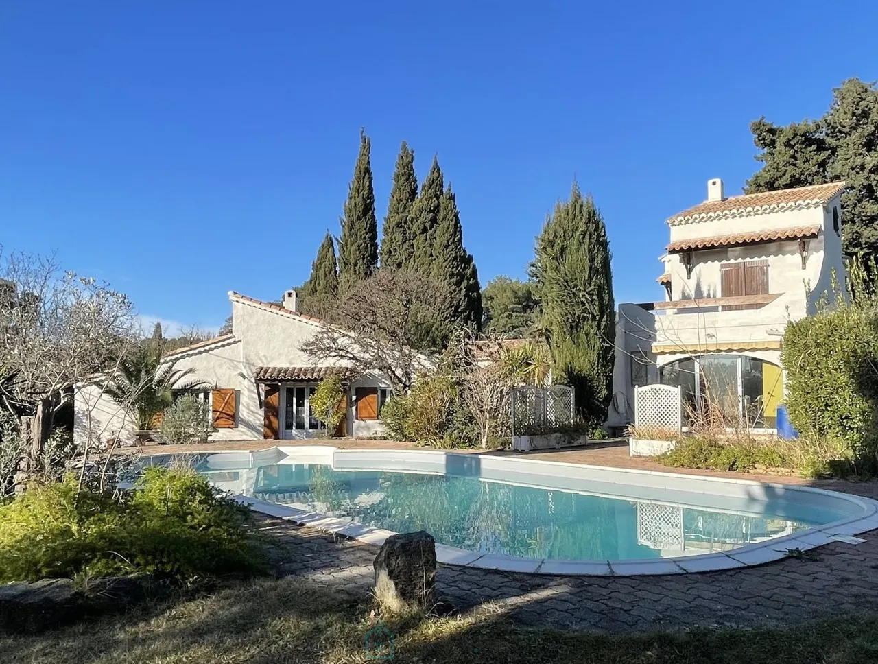 SOUTH OF FRANCE Atypical Villa 230m² / 1400m² with Swimming Pool and Breathtaking View of the Etang de Berre