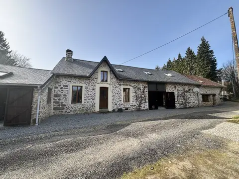 Photo of Two houses, 2 barns, Land of 6646 m2