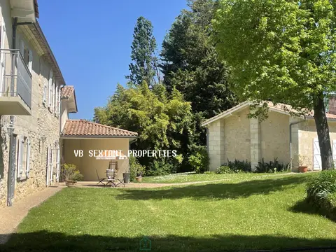 Photo of 15 minutes from Bordeaux , an exceptional setting for this 8-hectare estate with 3 houses