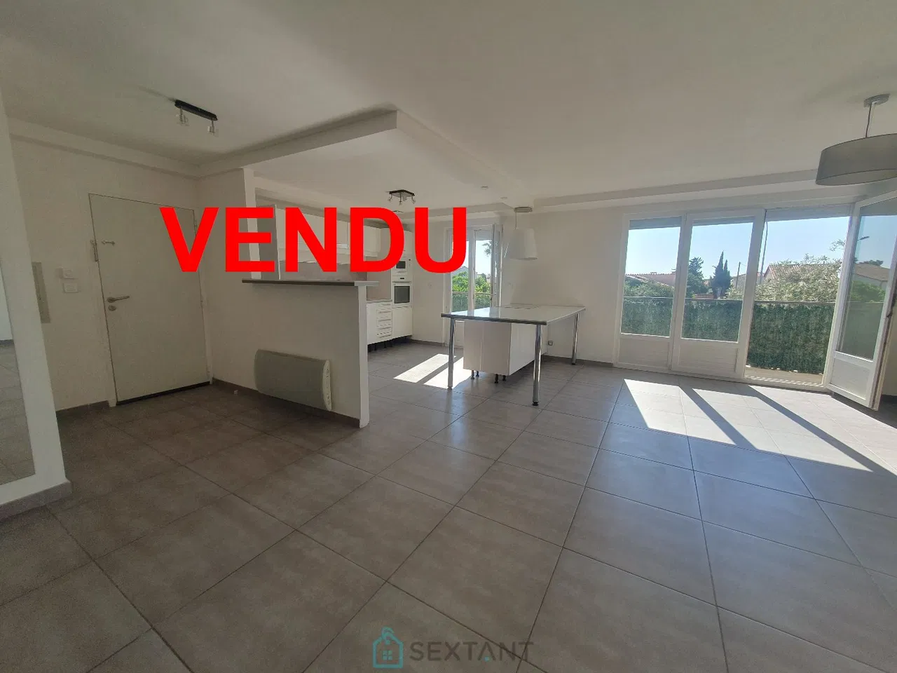 For sale 4-room apartment of 116m² with two parking spaces