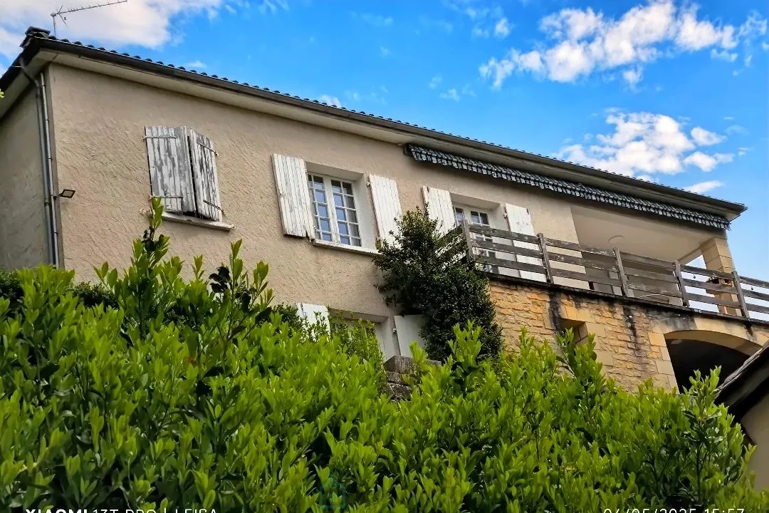 PERIGORD NOIR, GRANDE CASA CON POTENZIALE IN UN CONTESTO REMARCABILE