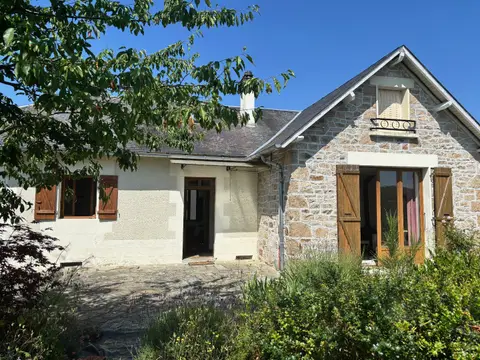 Photo of Detached stone house, 3 bedrooms, 2 bathrooms. Small garden around 311 m2