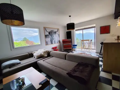 Photo of House 8 rooms (2 units) with garden, car park