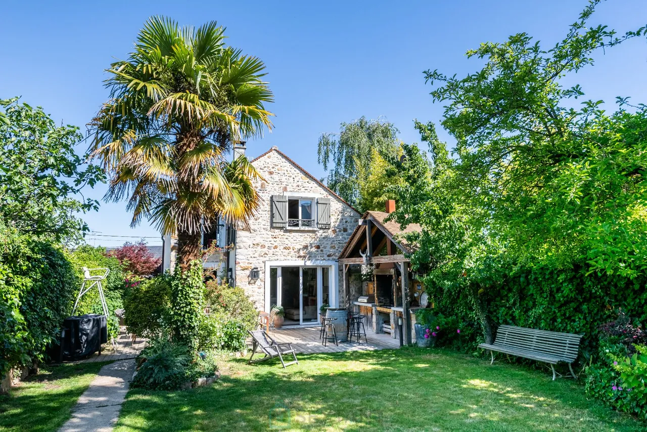 maison de caractere · MENNECY