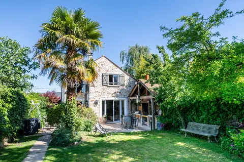 صورة لـ maison de caractere · MENNECY